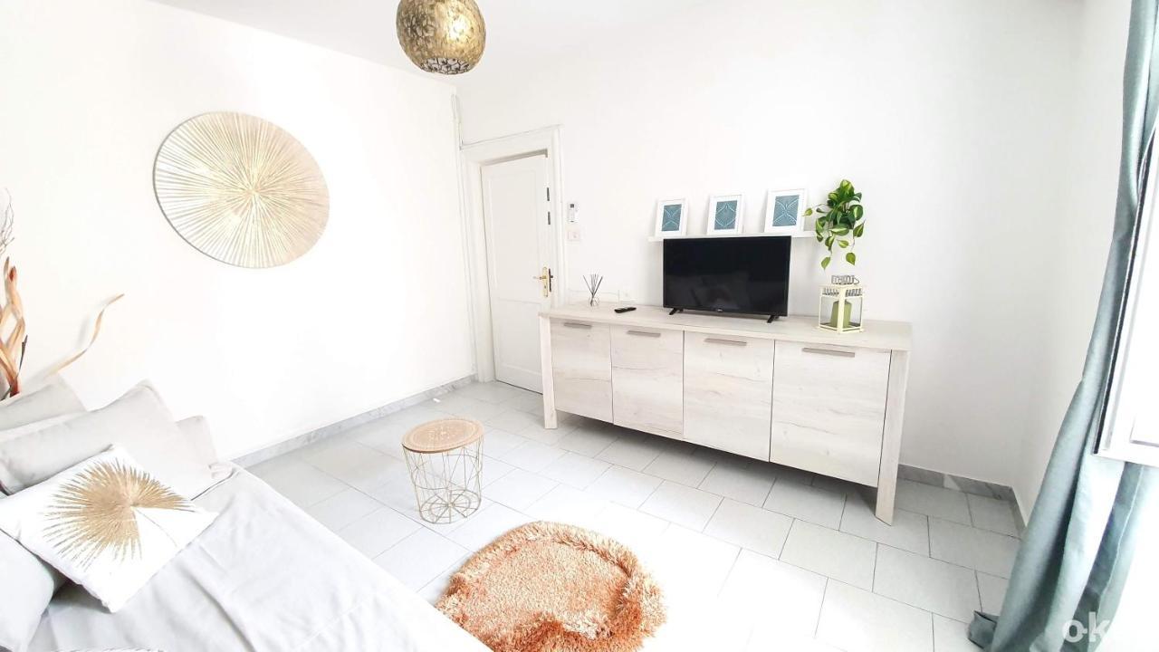 Twin Room Apulia Apartment - Bari Centro Exterior photo